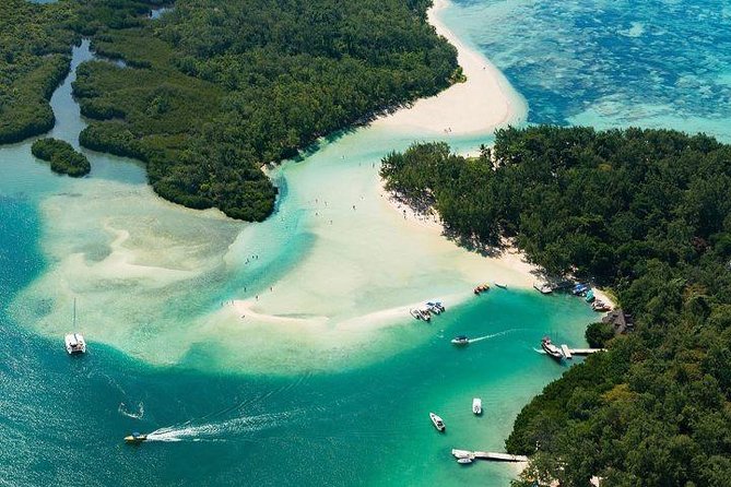 Catamaran Ile Aux Cerfs, Snorkeling + GRSE Waterfall, BBQ & Bar - Inclusive Offerings