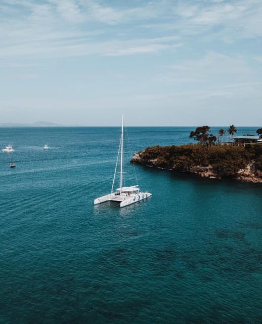 Catamaran in Sosúa: Snorkeling + Food + Open Bar on the Sea - Activity Overview