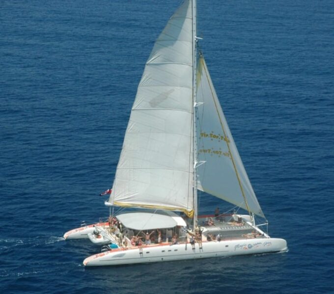 Catamaran in Sosúa: Snorkeling + Food + Open Bar on the Sea - Open Bar Offerings