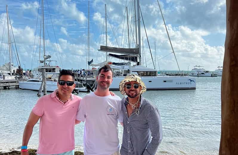 Catamaran Isla Mujeres Plus Open Bar - Key Points