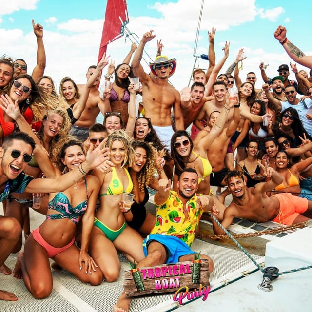 Catamaran Lucile | Famous Boat Cata Party - Inclusions