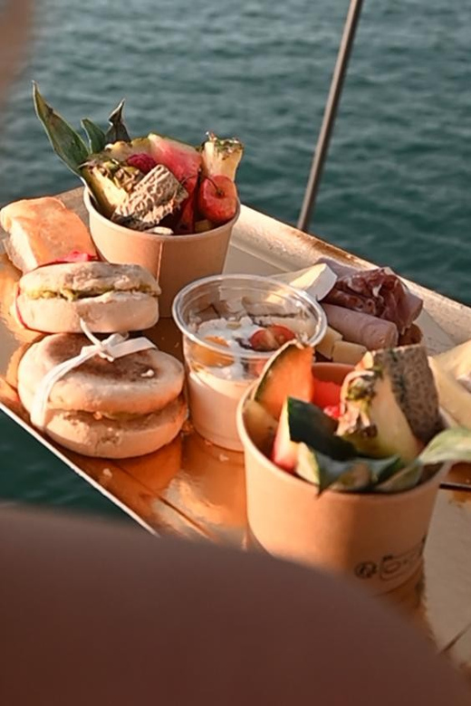 Catamaran Lucile | Sunday Brunch - Key Points