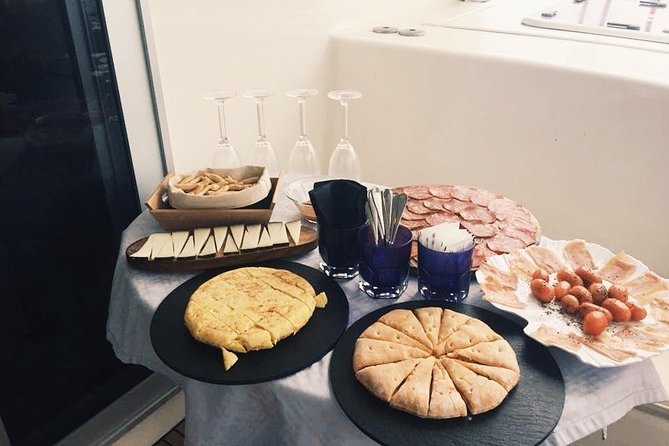 CATAMARAN OCEAN CRUISE TOUR, Food & Drinks Included! - Passenger Feedback