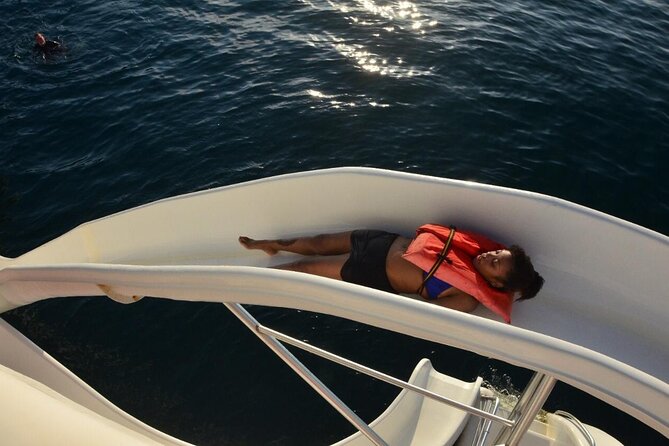 Catamaran Ocean King Manuel Antonio - Inclusions and Activities