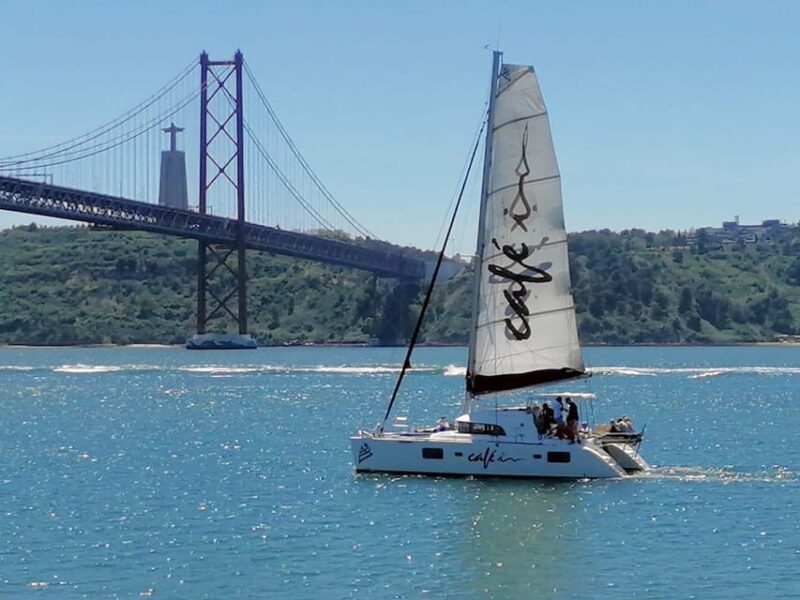 Catamaran Ride on the Tagus River, With Music and Drinks. - Participant Guidelines
