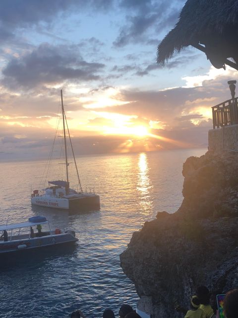 Catamaran Sunset Cruise and Ricks Cafe Tour - Inclusions