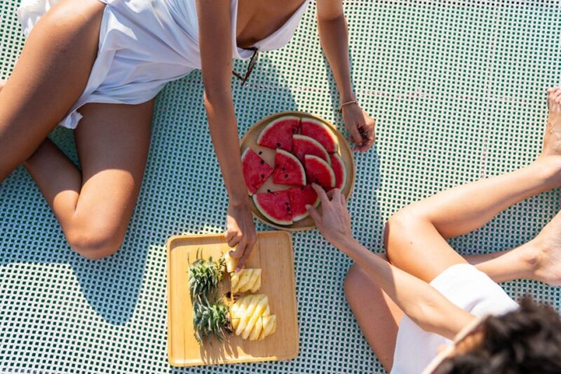 Catamaran Sunset Cruise Dia Island - Premium Menu & Drinks - Catamaran Amenities and Facilities
