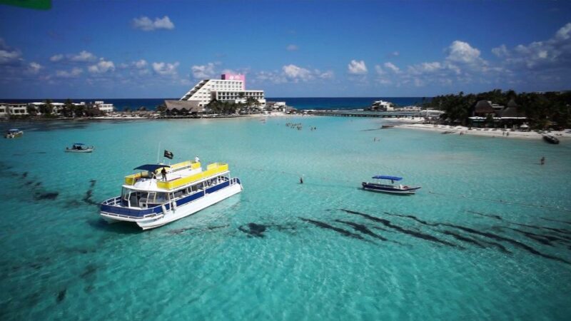 Catamaran to Isla Mujeres: Snorkel, Open Bar & Transfers - Itinerary and Highlights