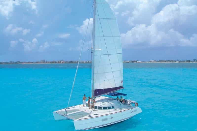 Catamaran to Isla Mujeres - Key Points
