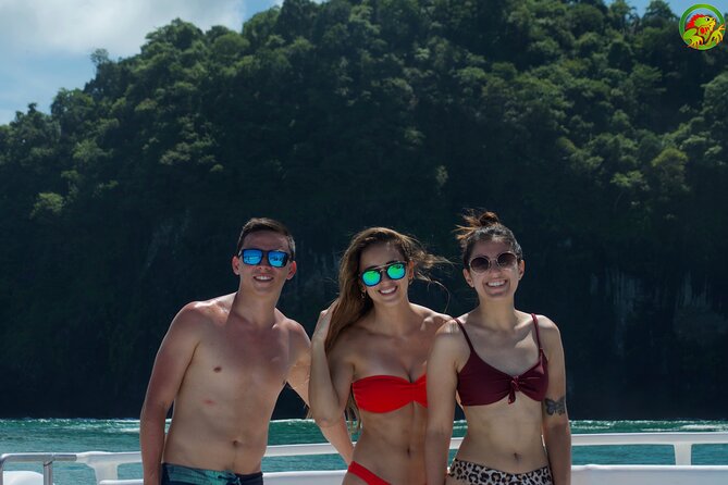 Catamaran Tour Manuel Antonio - Inclusion and Amenities