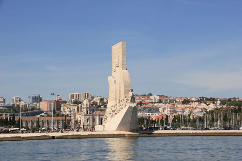 Catamaran Tour on the Tagus With Views of Fascinating Lisbon - Catamaran Features