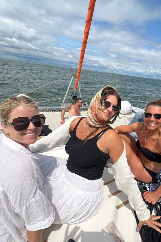 Catamaran Tour on the Tagus With Views of Fascinating Lisbon - Booking and Cancellation