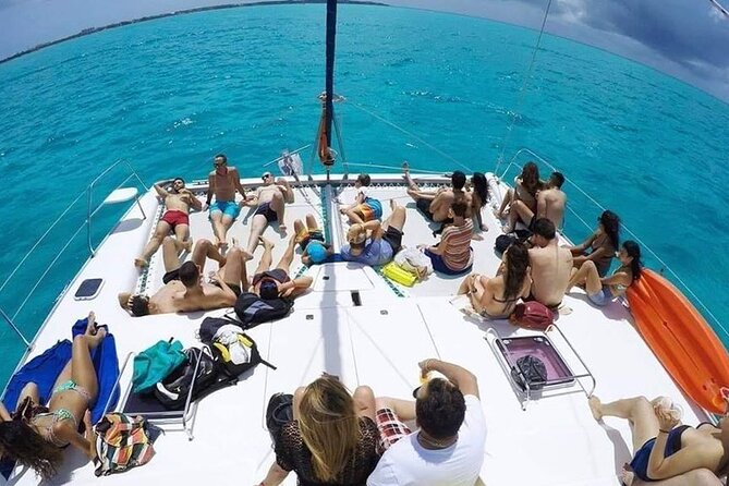 Catamaran Tour to Isla Mujeres From Cancún With Bar and Lunch - Inclusions and Exclusions