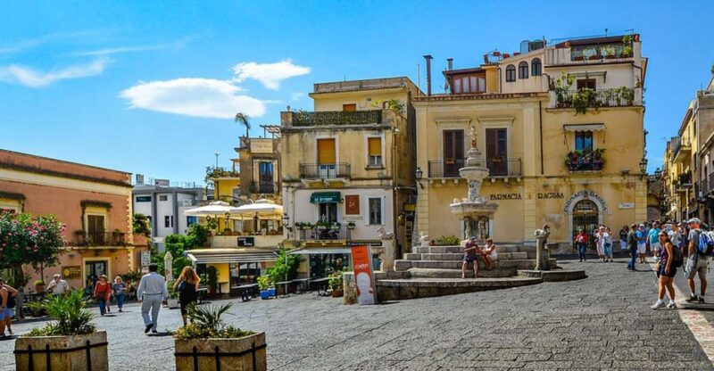 Catania: Gardens, Taormina, and Castelmola Day Trip - Key Points