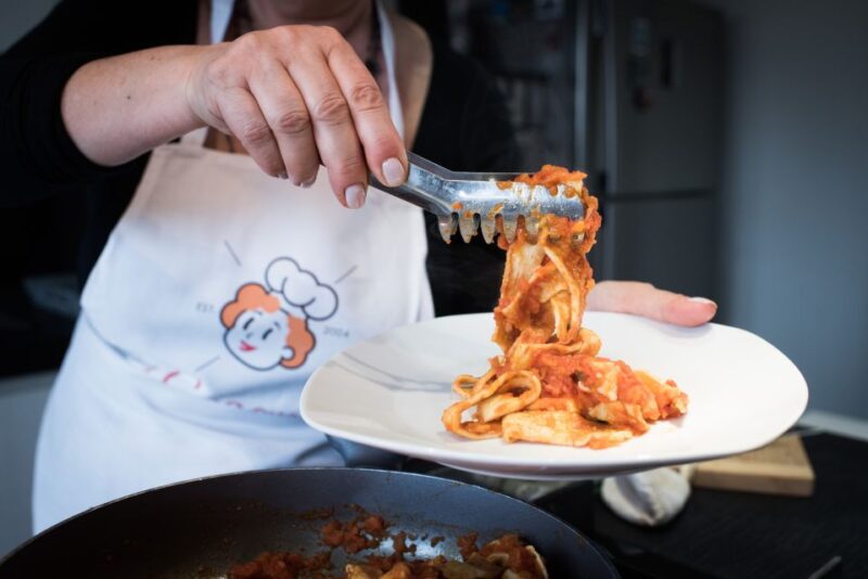 Catania: Pasta & Tiramisu Cooking Class at a Locals Home - Class Location and Accessibility