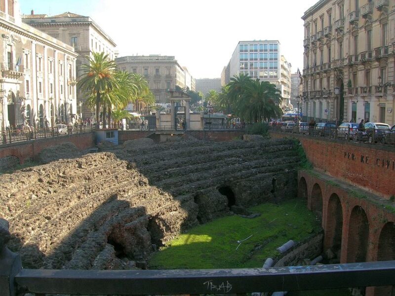 Catania: Private Walking Tour With Arancini Tasting - Key Points