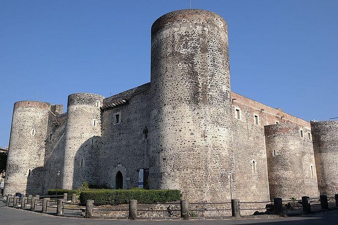 Catania Private Walking Tour With Arancino Siciliano Tasting - Accessibility and Booking Details