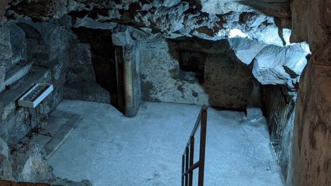 Catania: Underground and Street Food Walking Tour - Important Considerations
