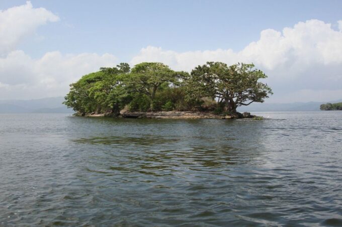 Catemaco & the Tuxtlas Day Trip From Veracruz (Typical Boat) - Lake Catemaco and Monkey Island