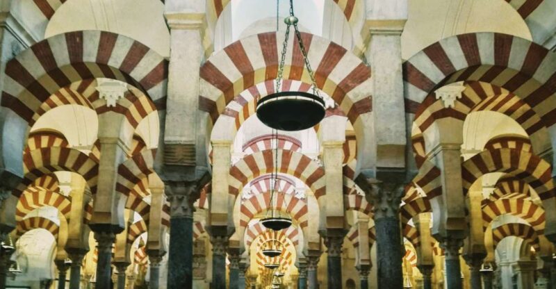 Cathedral Mosque Guided Tour in a Small Group in French - Tour Overview