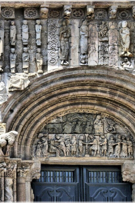 Cathedral of Santiago + Museum + Tour of the Historic Center - Meeting Point and Identification