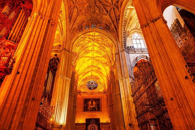 Cathedral of Seville English Guided Tour With Skip the Line & Access to Giralda - Tour Itinerary