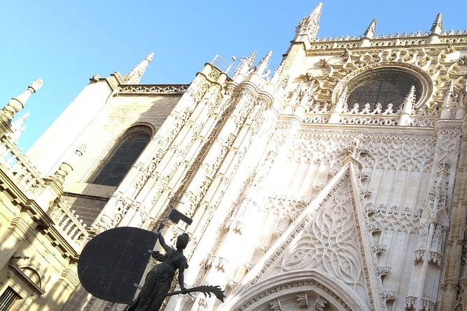 Cathedral of Seville English Guided Tour With Skip the Line & Access to Giralda - Group Size