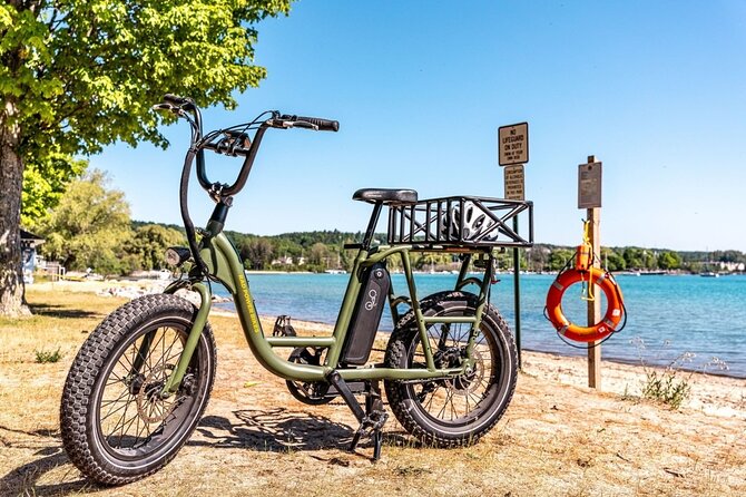 Cave Point E - Bike Tour - Riding the Scenic Trails
