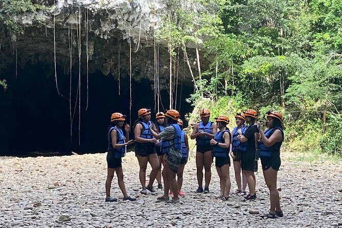 Cave Tubing Paradise and The Howler Monkey Sanctuary - An In-Depth Look at the Tour Experience