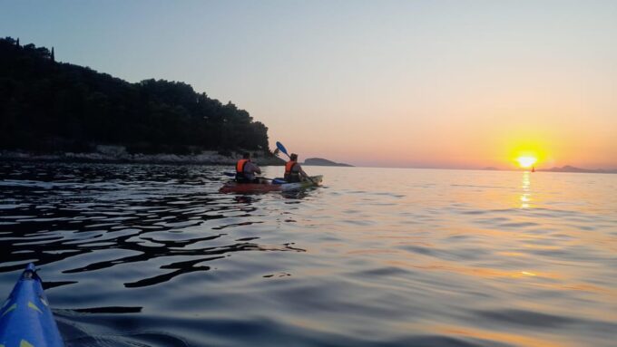 Cavtat: Sunset Guided Sea Kayaking Tour - Customer Feedback