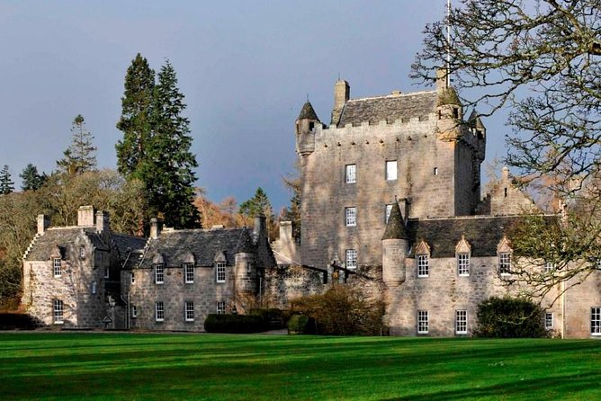 Cawdor Castle, Inverness, Culloden, Outlander and Loch Ness Tour - Meeting and Pickup