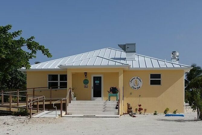 CaymanVisitor Hide & Seek GeoTour Self-Drive Tour - The Sum Up