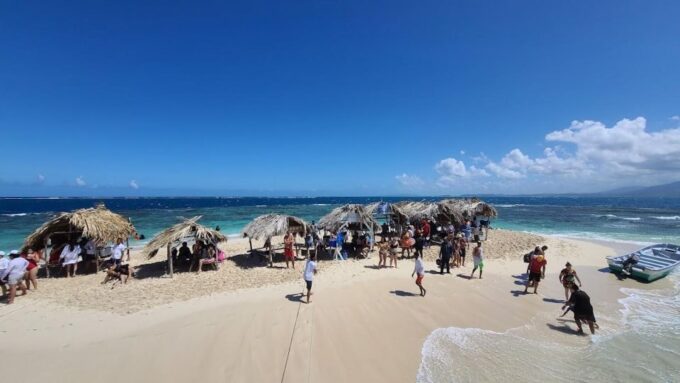 Cayo Arena: Paradise Island and Mangroves Private Tour - Snorkeling and Beach Relaxation