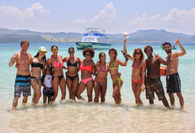 Cayo Arena: VIP Experience in Luxury Catamaran - Environmental Considerations
