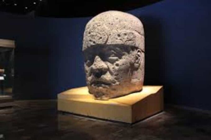 CDMX: Full-Day Museum Tour - About the Guides