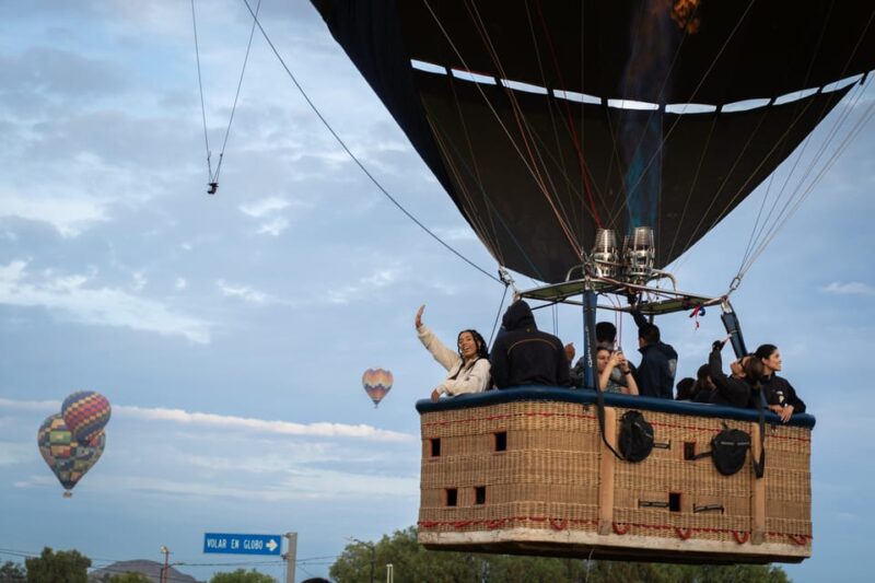 CDMX: Hot Air Balloon Flight + Cave Breakfast + Transportation. - Key Points