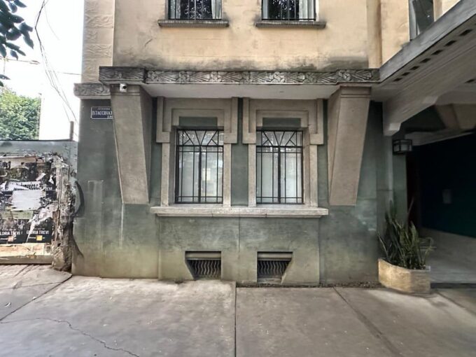CDMX on Foot: Discover and Learn Art Deco Architecture - Weather Contingency