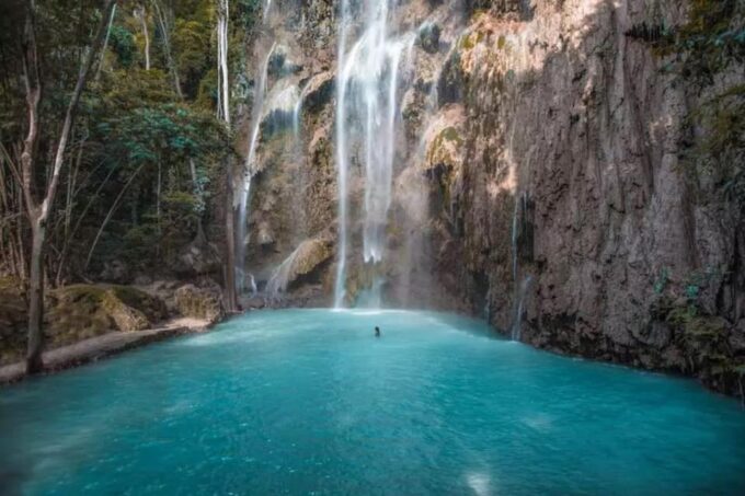 Cebu 2 Days Highlights Tour - Island Hopping in Moalboal