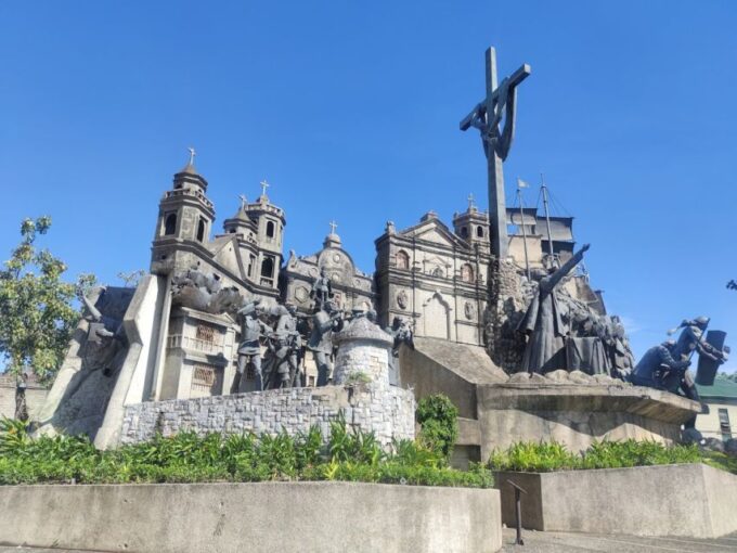 Cebu Day Tour With Pick-Up, Drop-Off and Lunch - Sirao Flower Garden