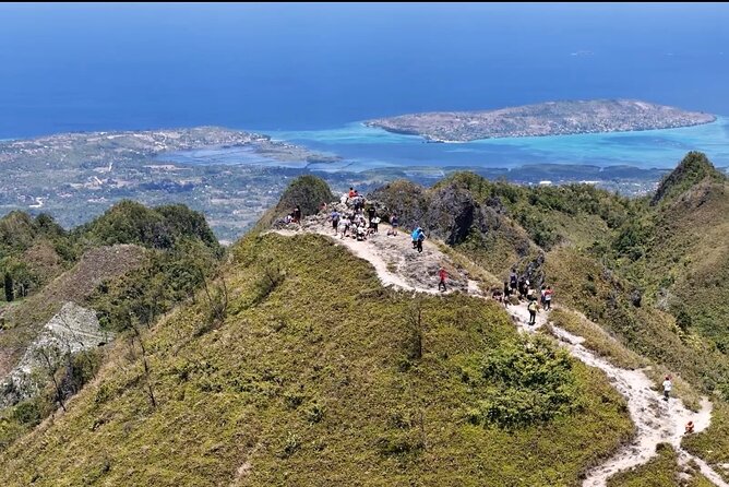 Cebu Hiking Adventure in Osmena Peak - Scenic Views and Landscapes