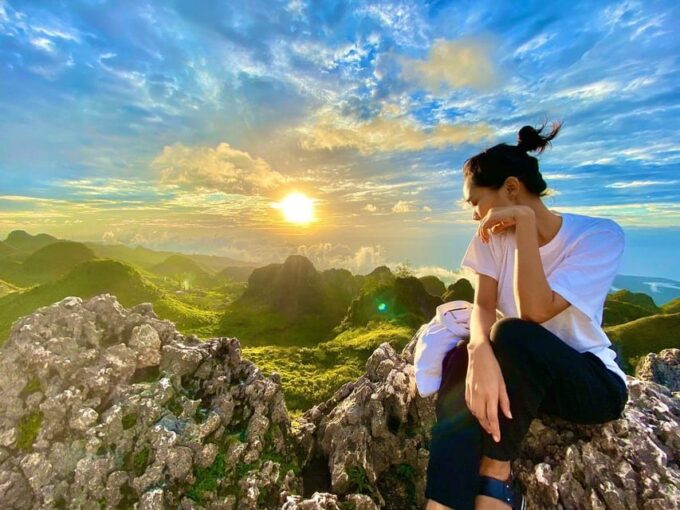 Cebu: Osmeña Peak Trekking & Kawasan Canyoneering Cliff Jump - Language and Accessibility