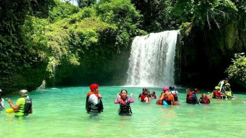 Cebu: Whale Shark Swim and Kawasan Canyoneering Tour - Starting the Day: Early Pickup and Journey to Oslob