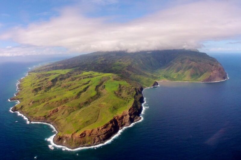 Central Maui: Two-Island Scenic Helicopter Flight to Molokai - Scenic Highlights