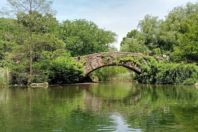 Central Park Walking Tour - Knowledgeable and Engaging Guides