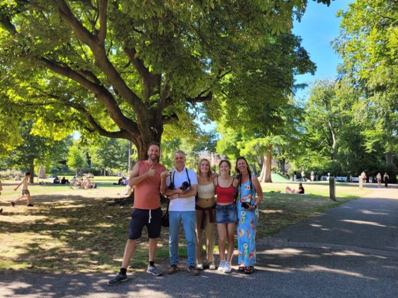 Centre the Hague on Foot With Wonderful Storyteller - 2hr - Inclusions and Exclusions