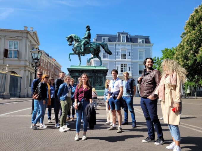 Centre the Hague on Foot With Wonderful Storyteller - 2hr - Frequently Asked Questions
