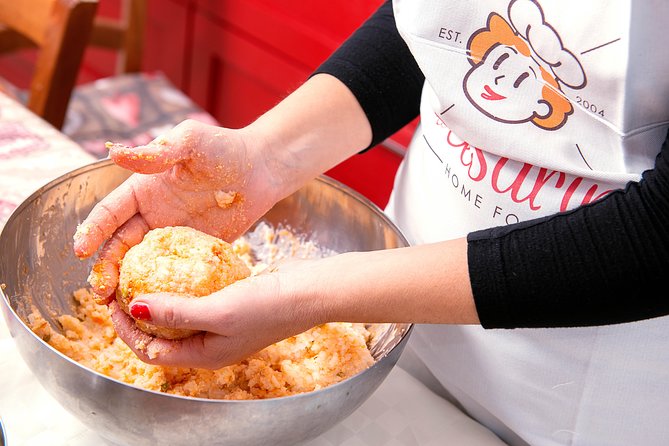 Cesarine: Home Cooking Class & Meal With a Local in Catania - What to Expect During the Class