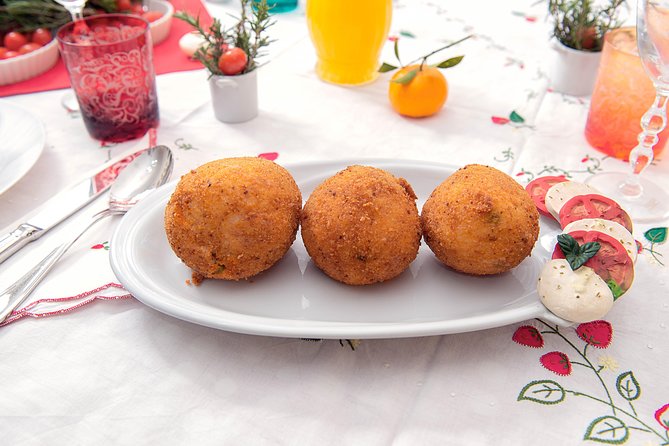 Cesarine: Home Cooking Class & Meal With a Local in Catania - Sampling Creations With Local Wine