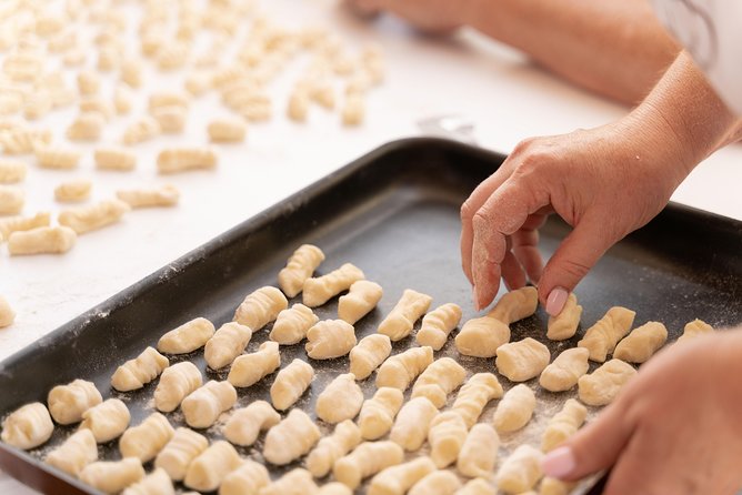 Cesarine: Home Cooking Class & Meal With a Local in Rome - Booking Process