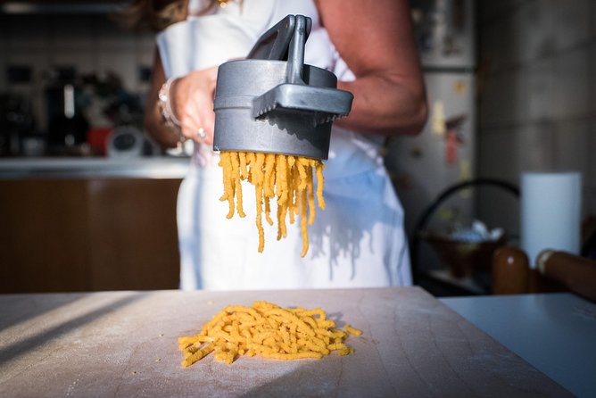 Cesarine: Market Tour & Cooking Class at Locals Home in Bologna - Getting to the Class